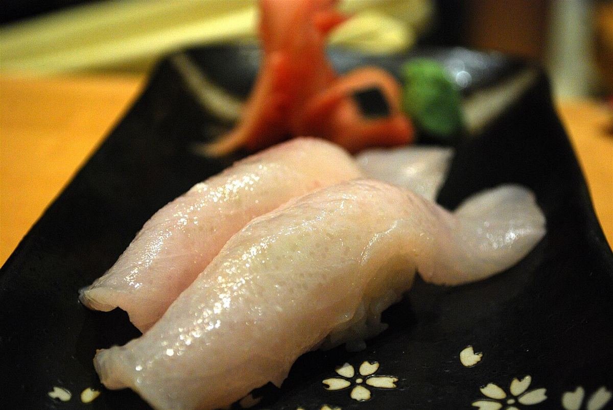 Seared salmon nigiri